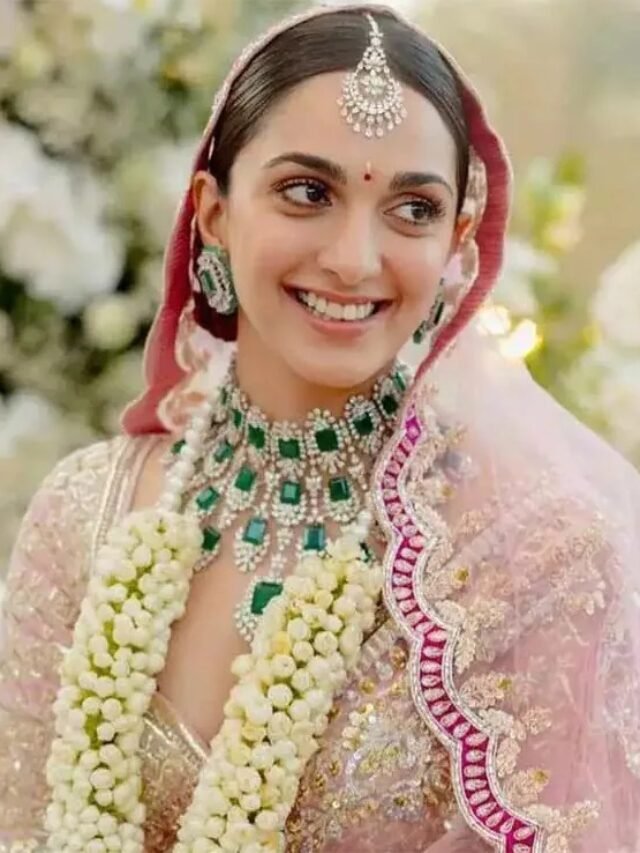cropped-Priyanka-Kiara.jpg